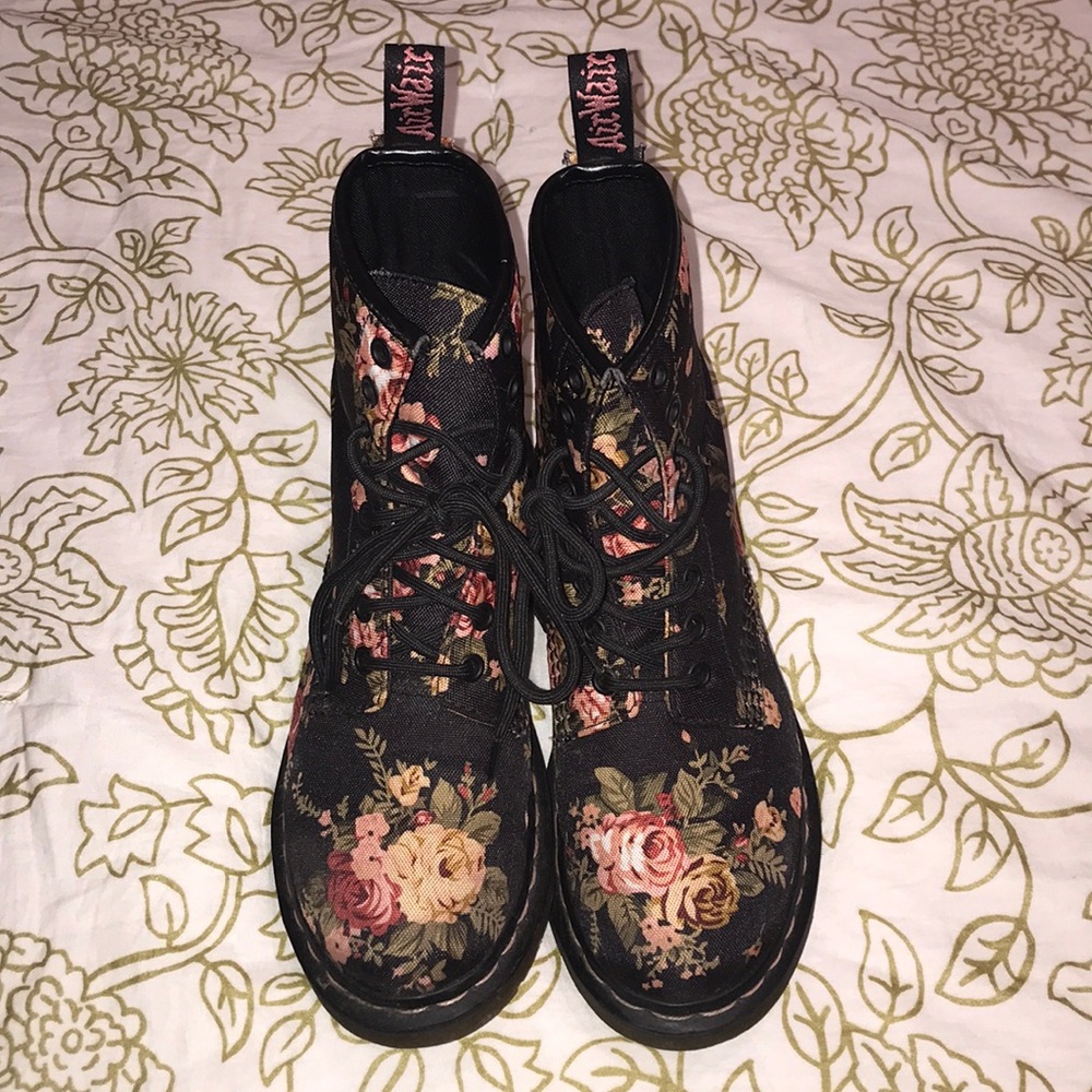 Women’s Floral Dr Martens